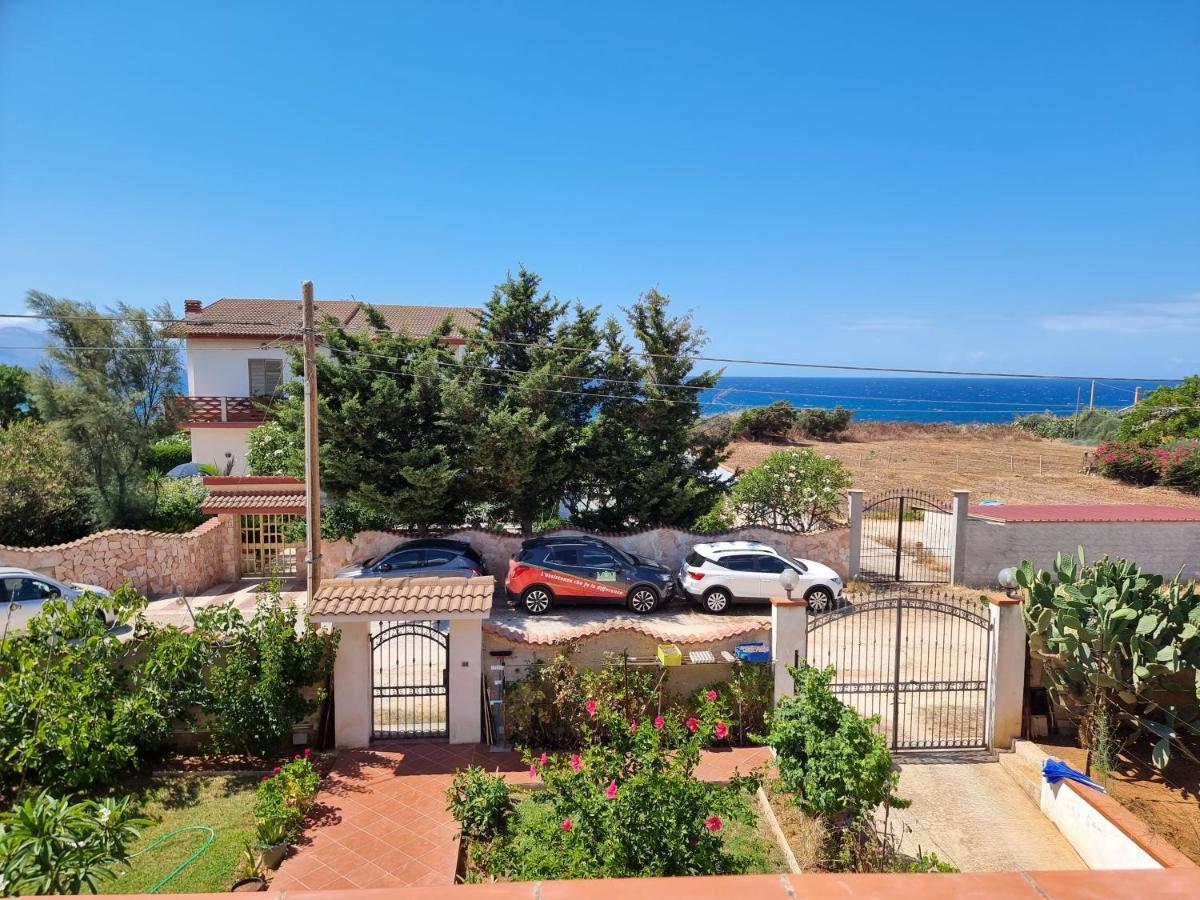 Villa Flora - With Sea View, 2 Minutes Walk To Beach ตรัปเปโต ภายนอก รูปภาพ