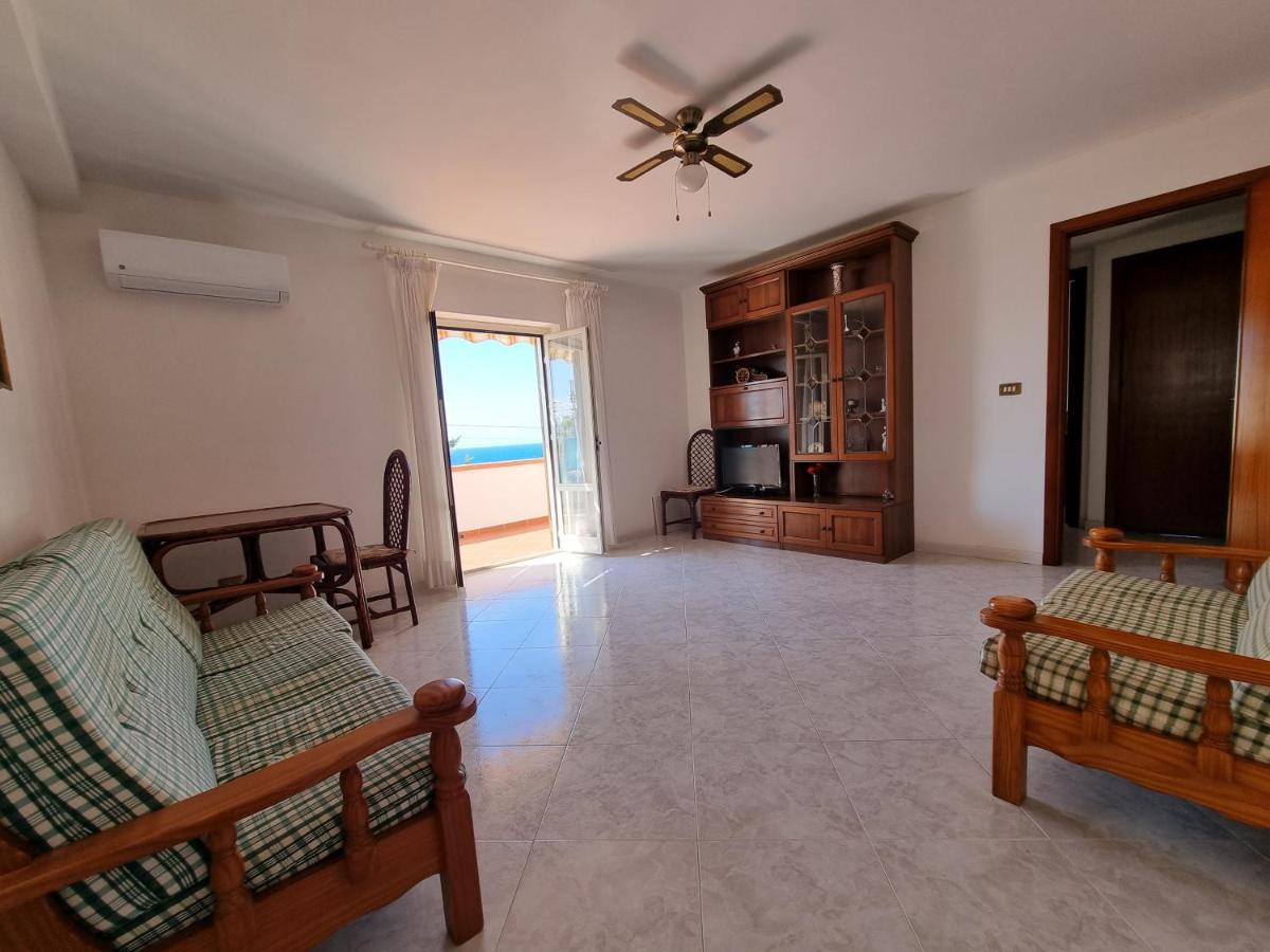 Villa Flora - With Sea View, 2 Minutes Walk To Beach ตรัปเปโต ภายนอก รูปภาพ